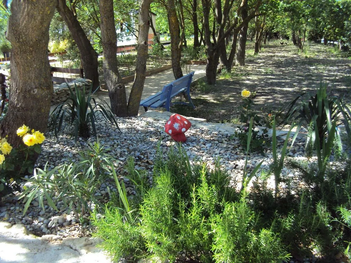 Holiday home B&B La Douloire Pernes-les-Fontaines